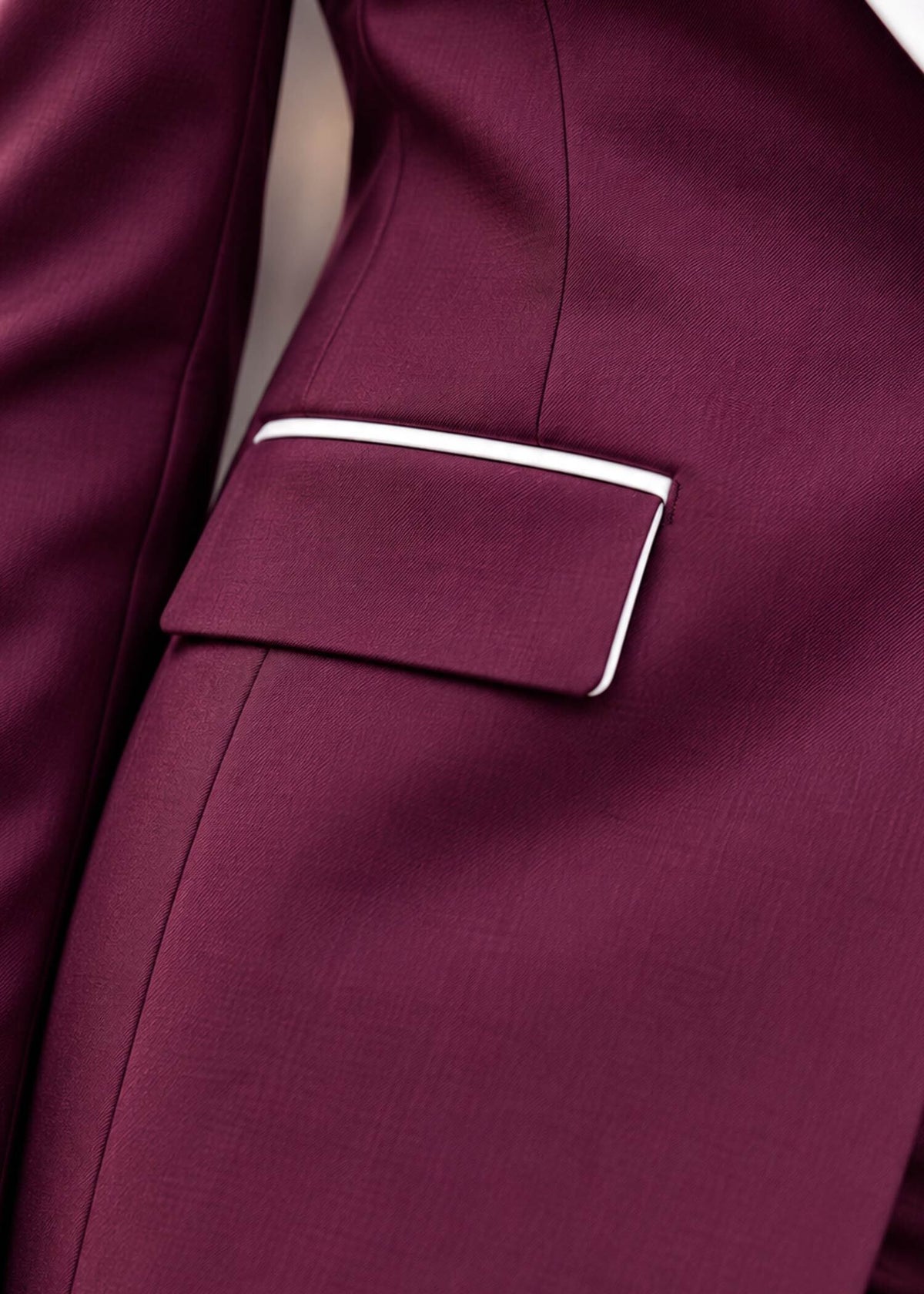 Flap pockets tuxedo