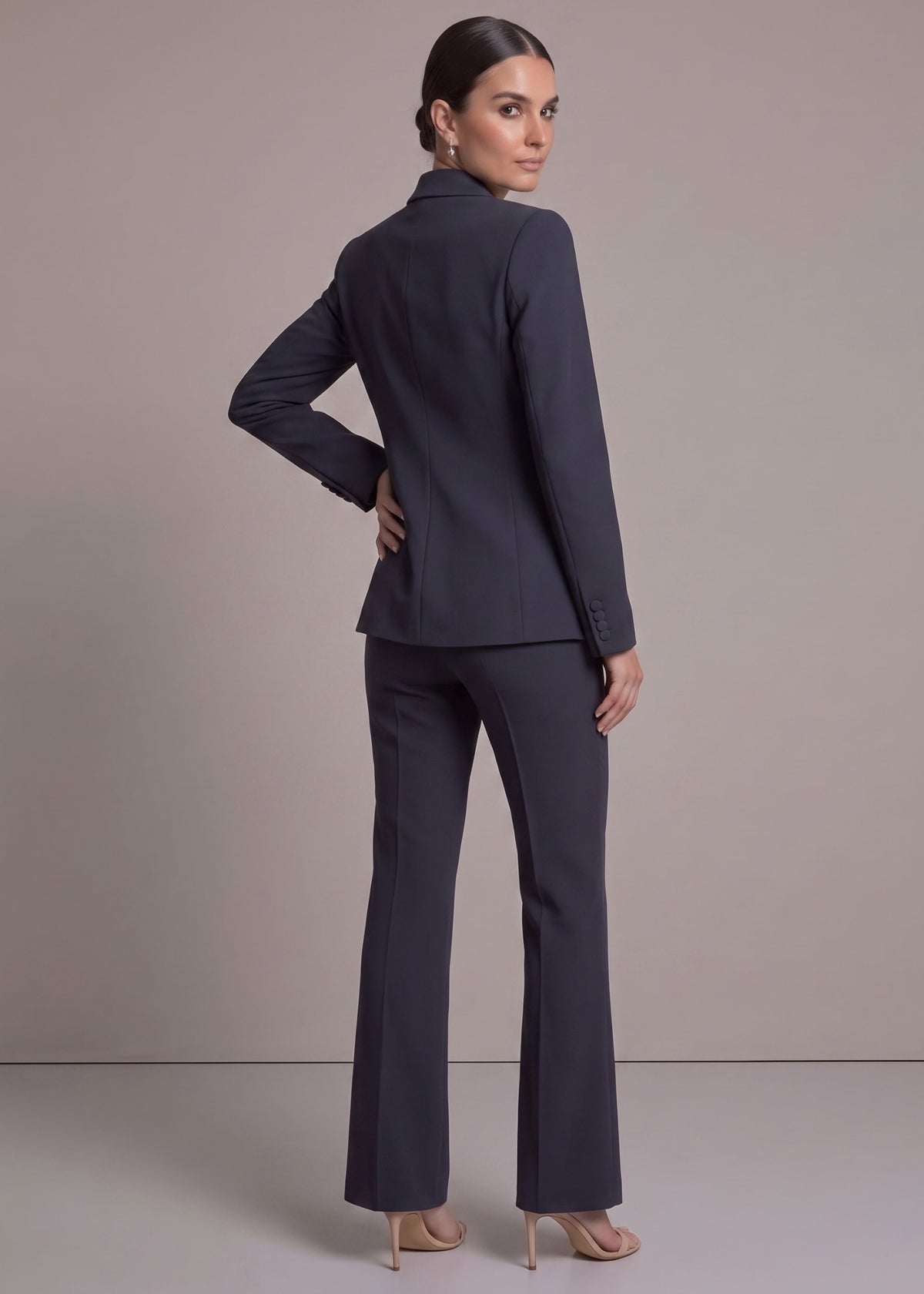 Vellor Wide Peak Lapel Corporate Business Suit